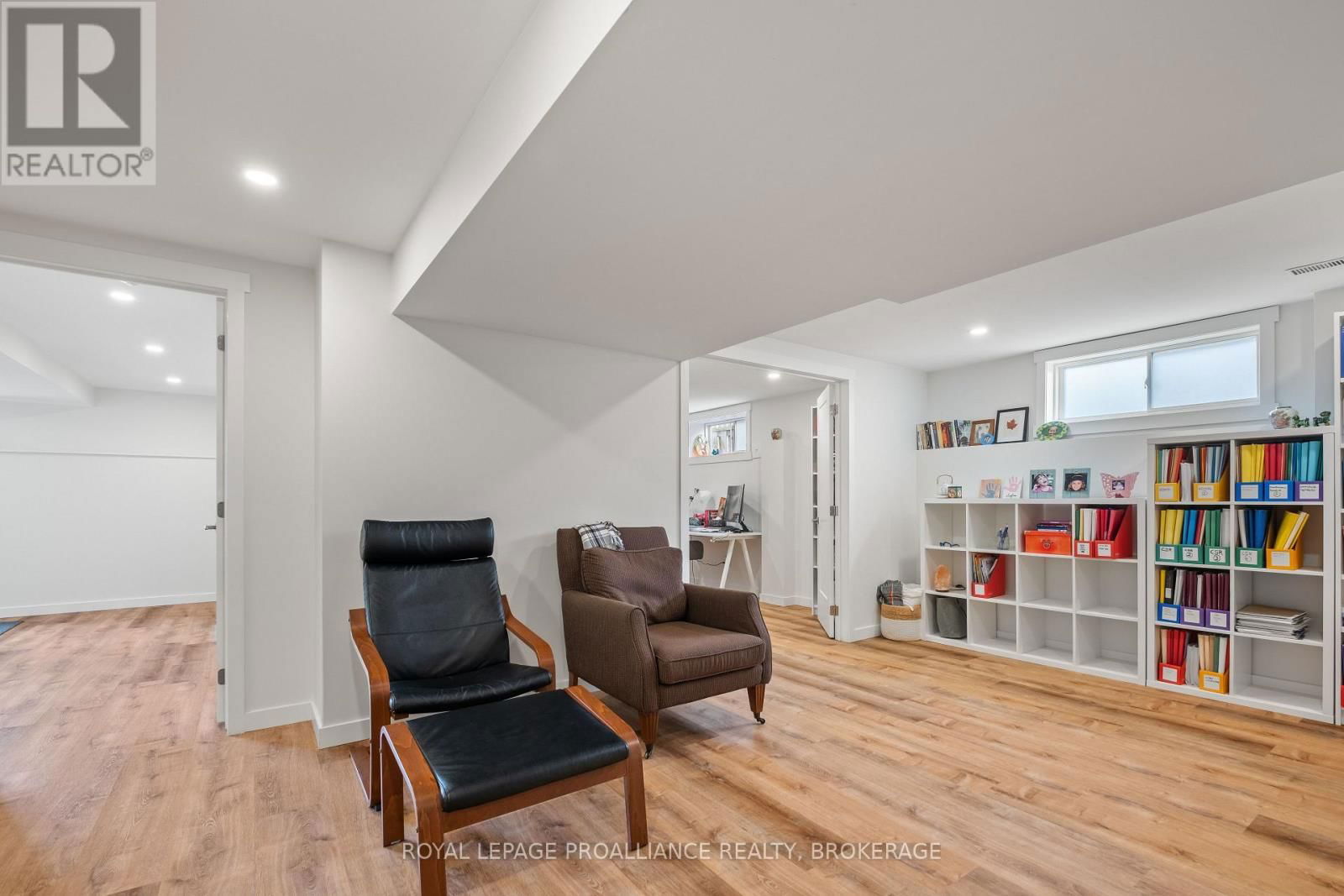 34 SCHOONER DRIVE Image 21