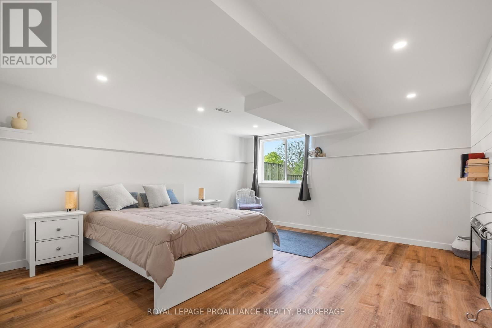 34 SCHOONER DRIVE Image 26