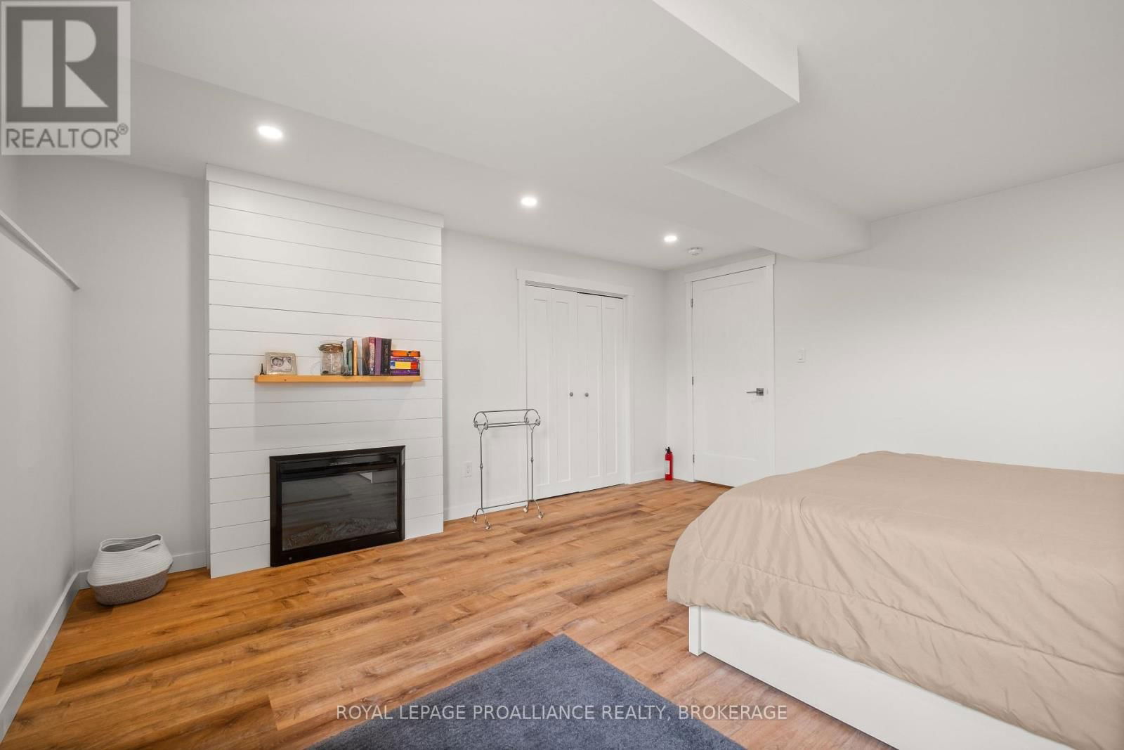 34 SCHOONER DRIVE Image 27