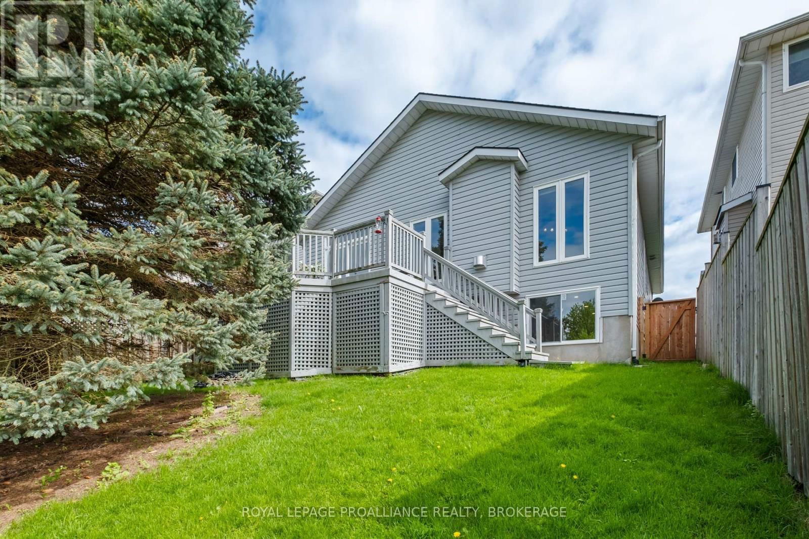 34 SCHOONER DRIVE Image 31
