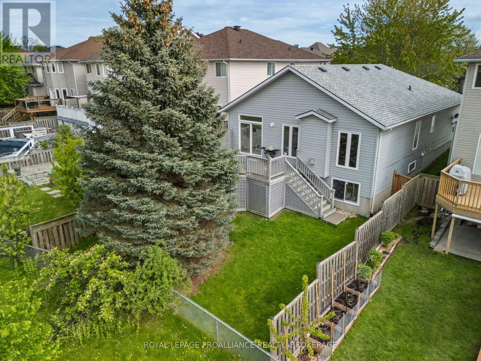 34 SCHOONER DRIVE Image 35