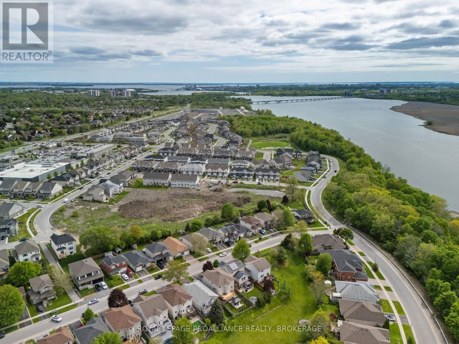 34 SCHOONER DRIVE Image 38