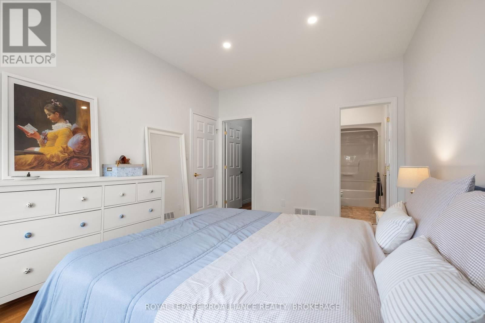 34 SCHOONER DRIVE Image 7
