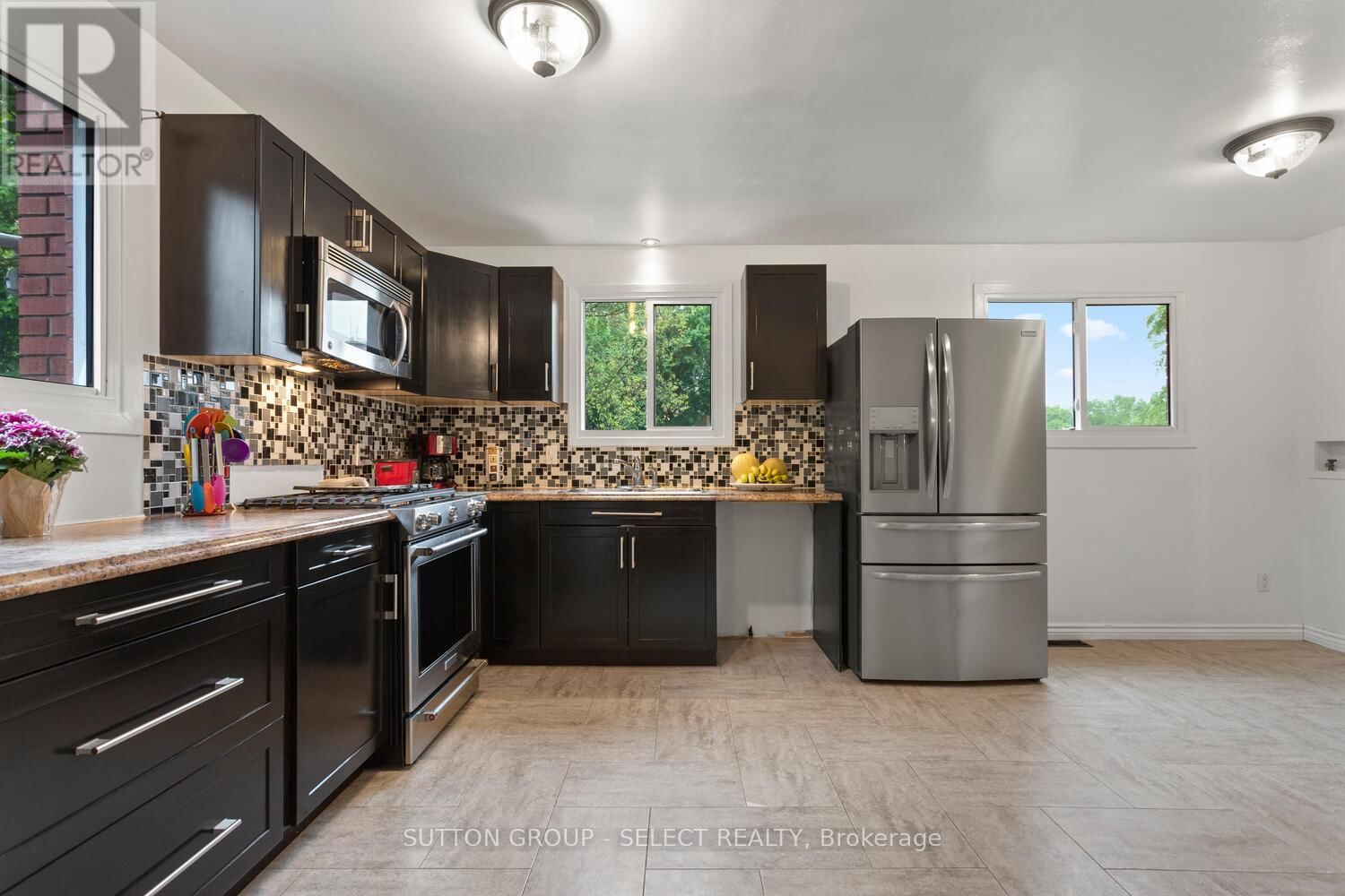 317 BELFIELD STREET Image 11