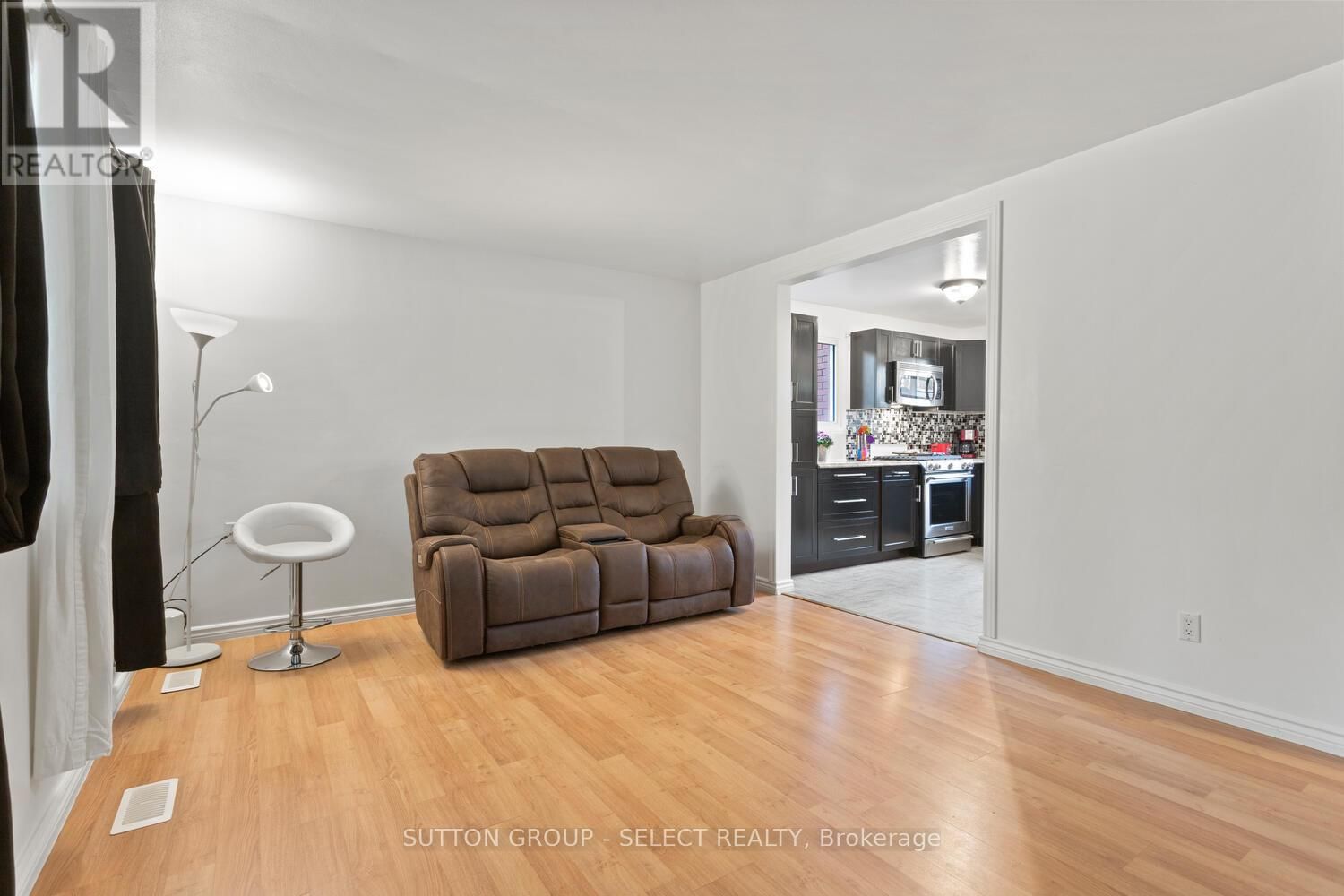 317 BELFIELD STREET Image 5