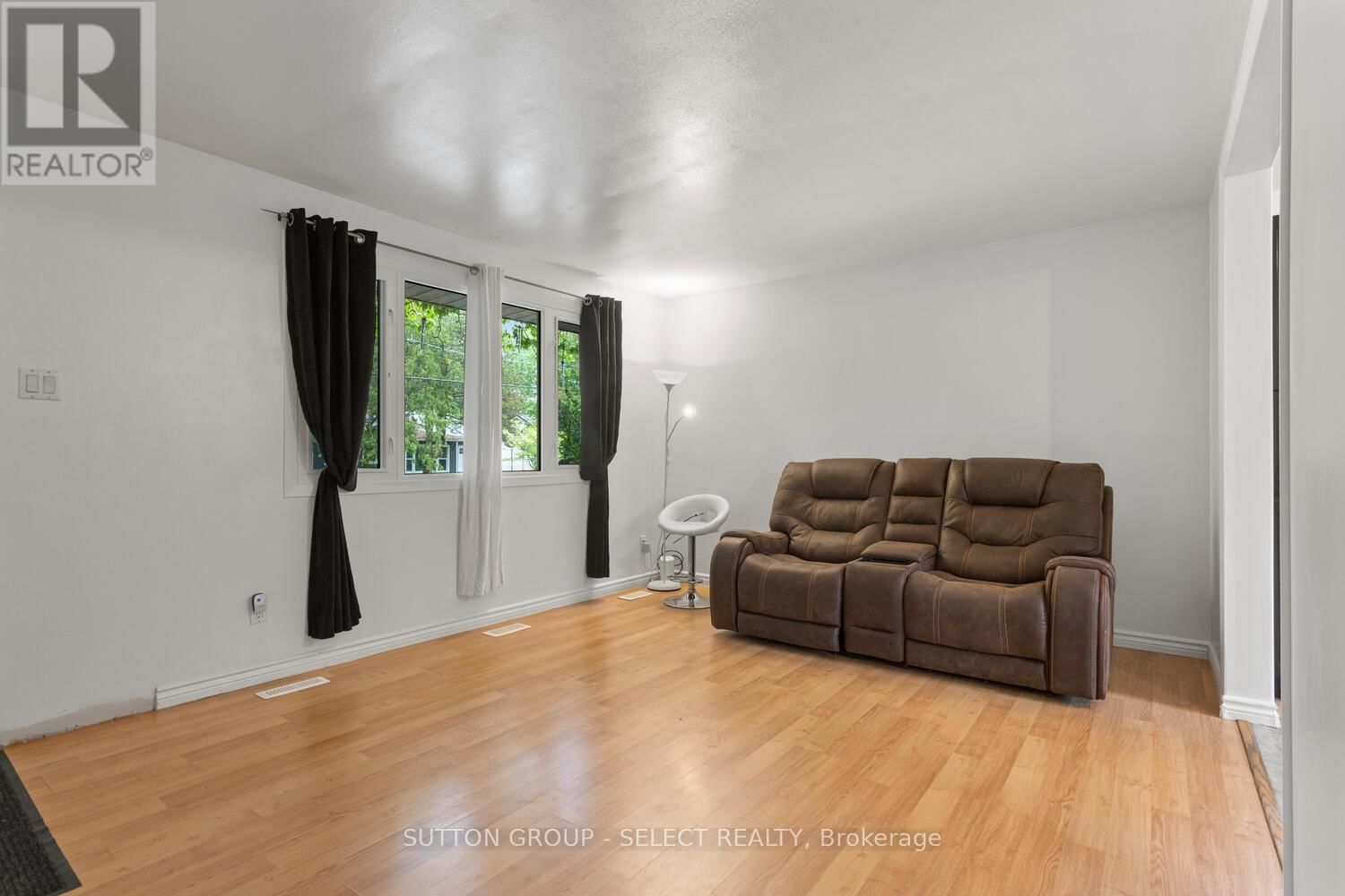 317 BELFIELD STREET Image 7