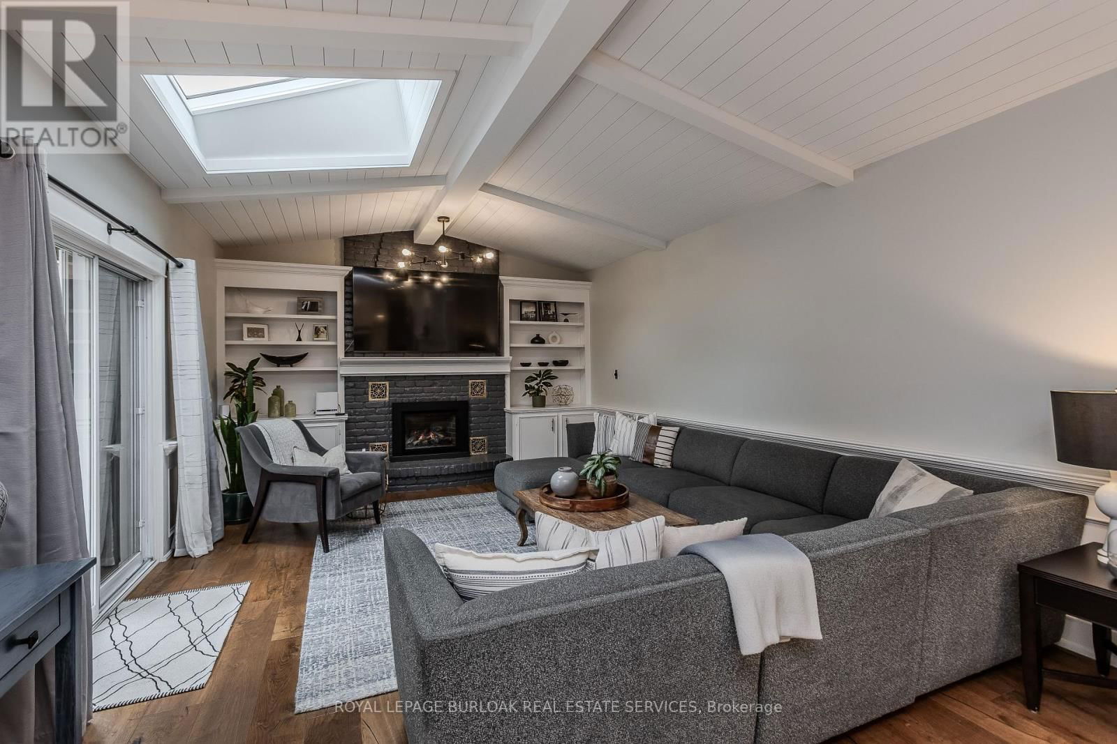 6 CARL CRESCENT Image 19