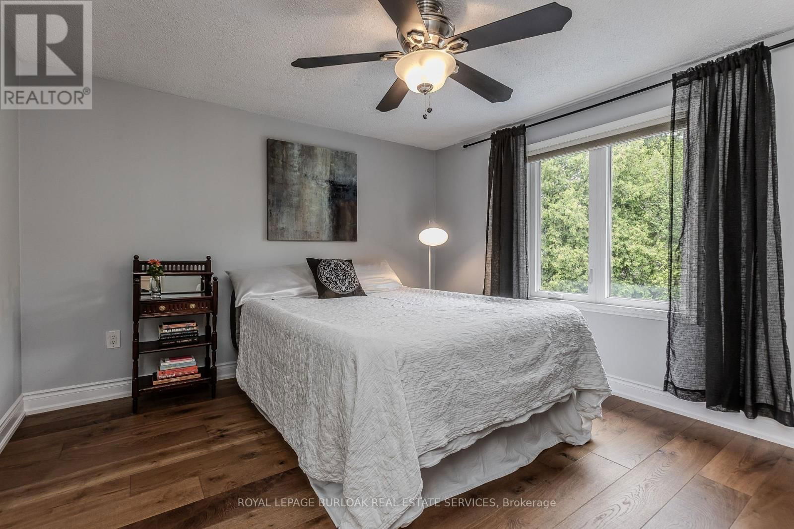6 CARL CRESCENT Image 32