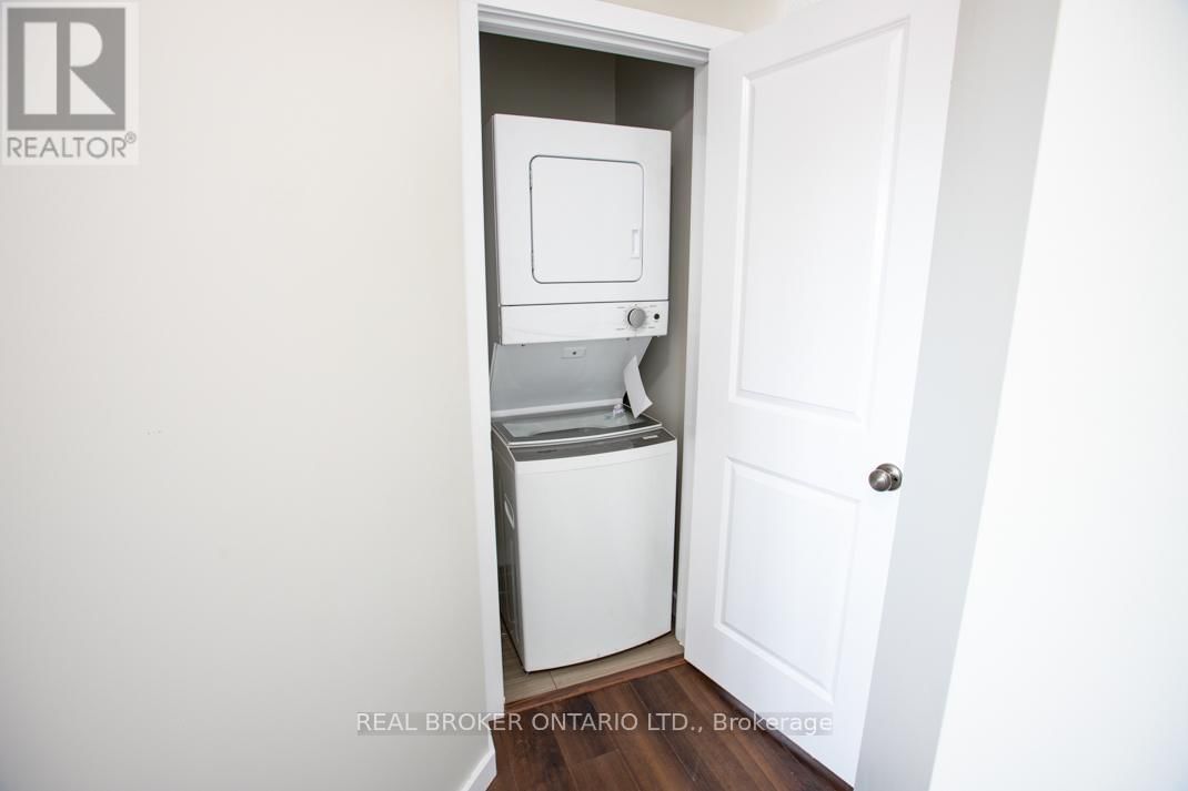B - 489 EAST AVENUE Image 46