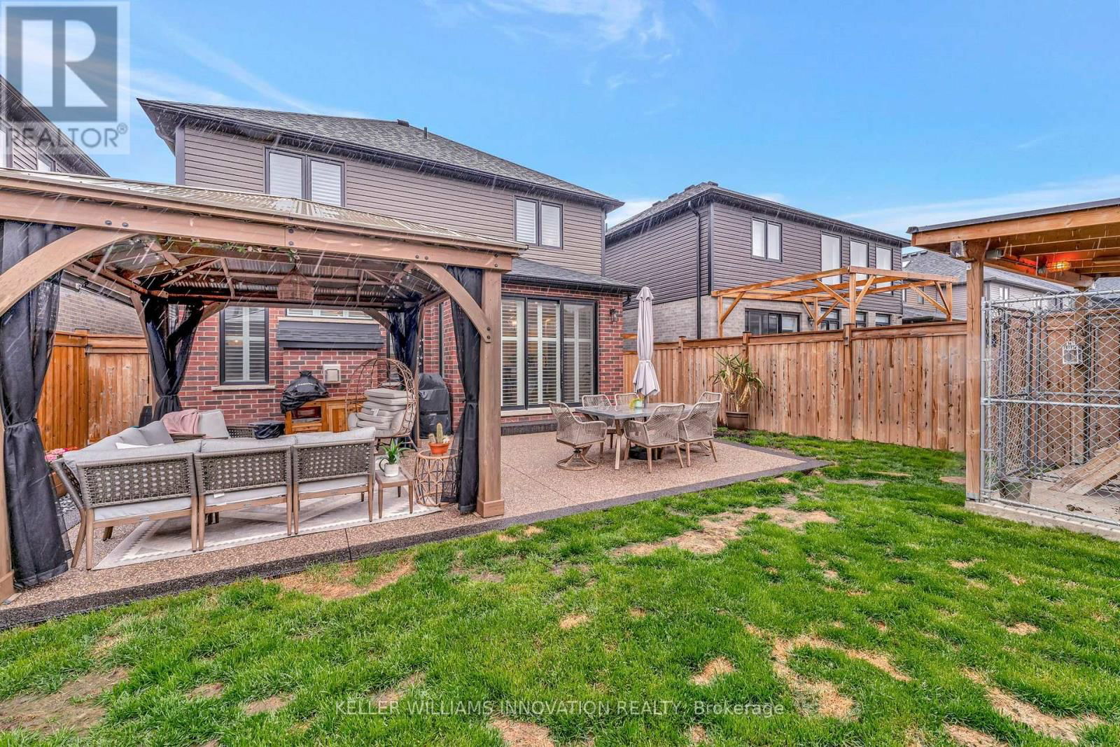27 QUEENSGATE CRESCENT Image 33