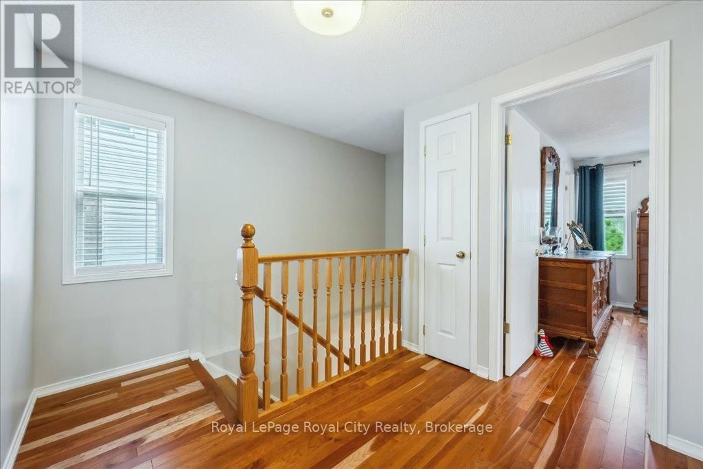 10 O'CONNOR LANE Image 21