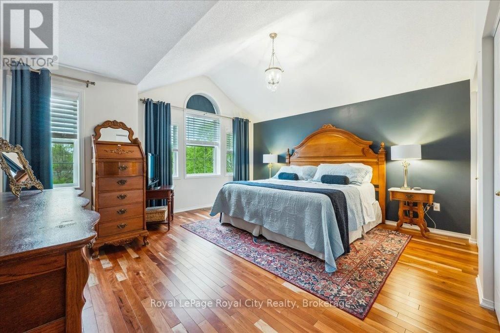 10 O'CONNOR LANE Image 22