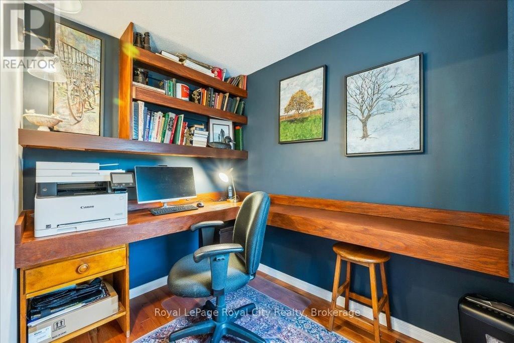10 O'CONNOR LANE Image 24