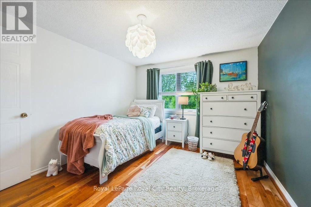 10 O'CONNOR LANE Image 26