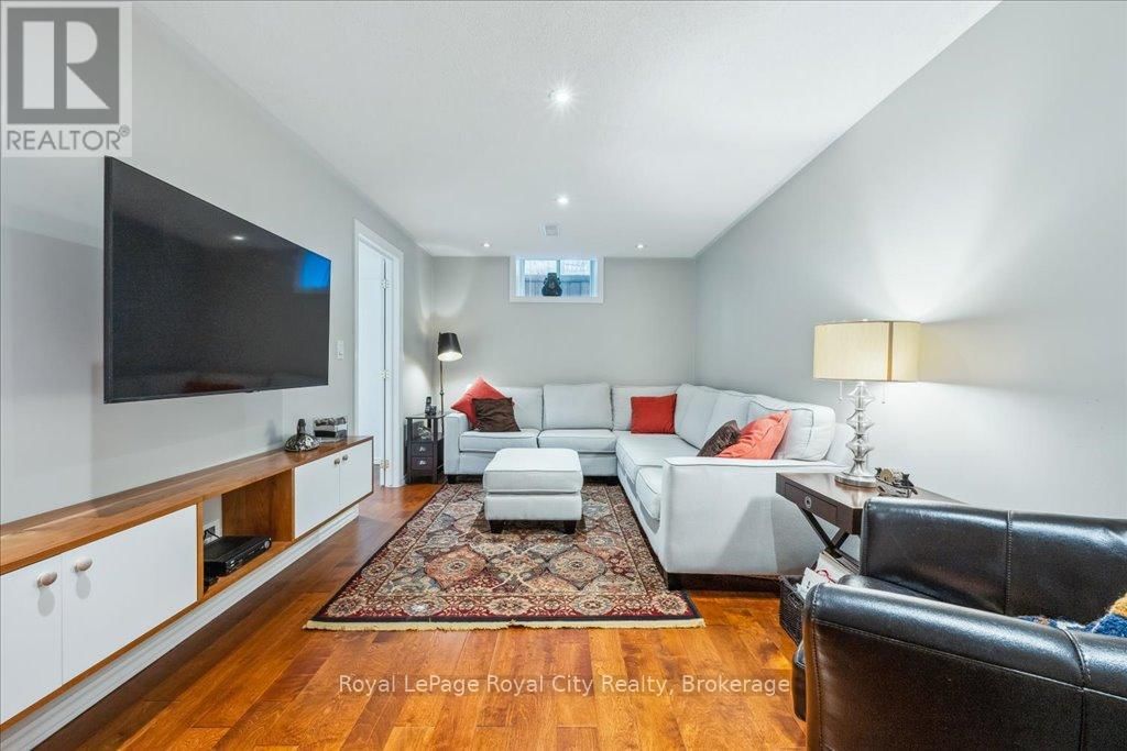 10 O'CONNOR LANE Image 28