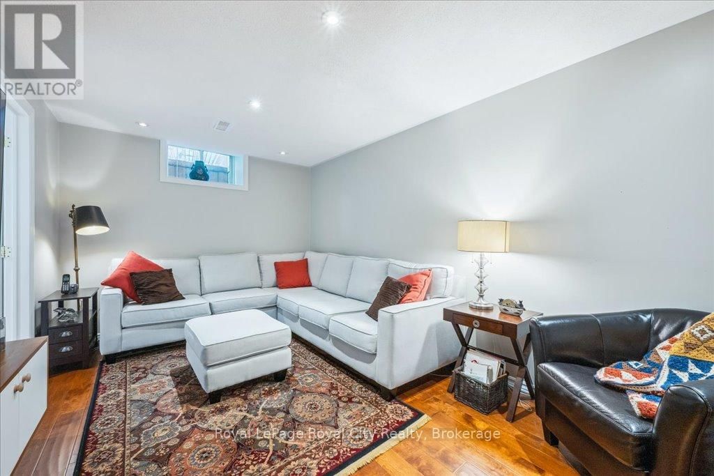 10 O'CONNOR LANE Image 29