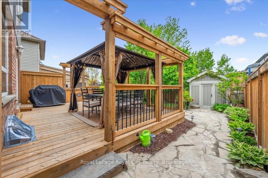 10 O'CONNOR LANE Image 36