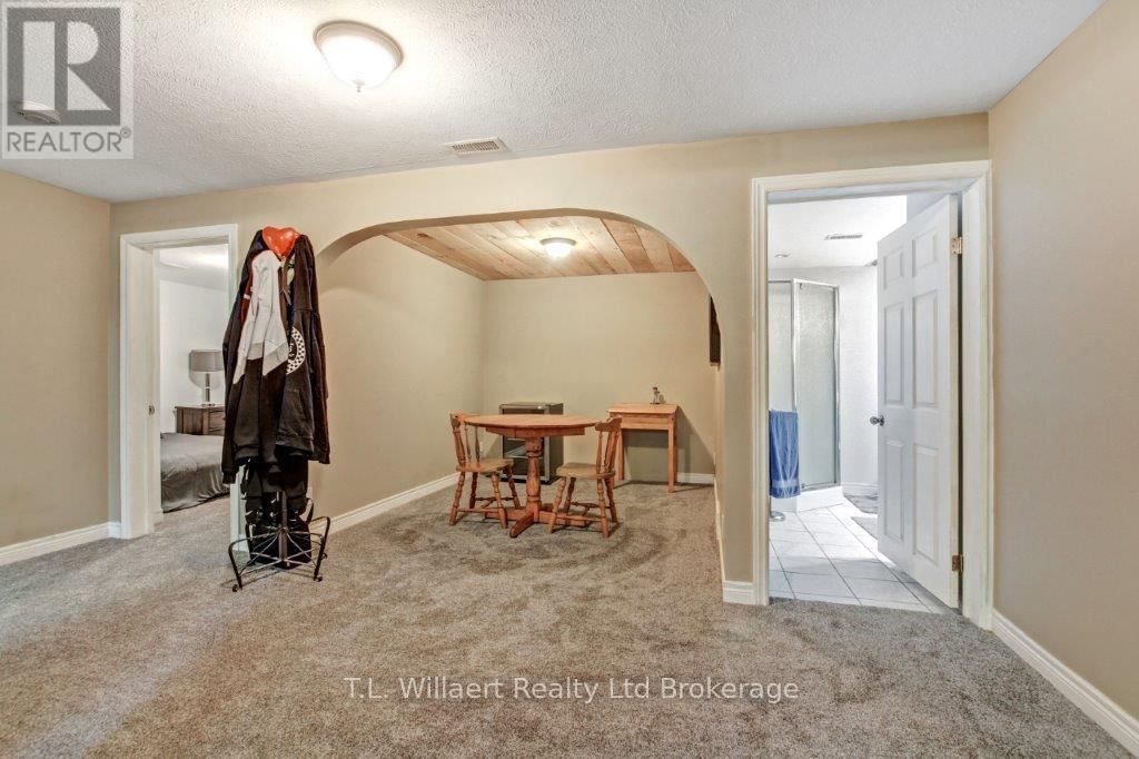 21 CHARLTON STREET Image 23