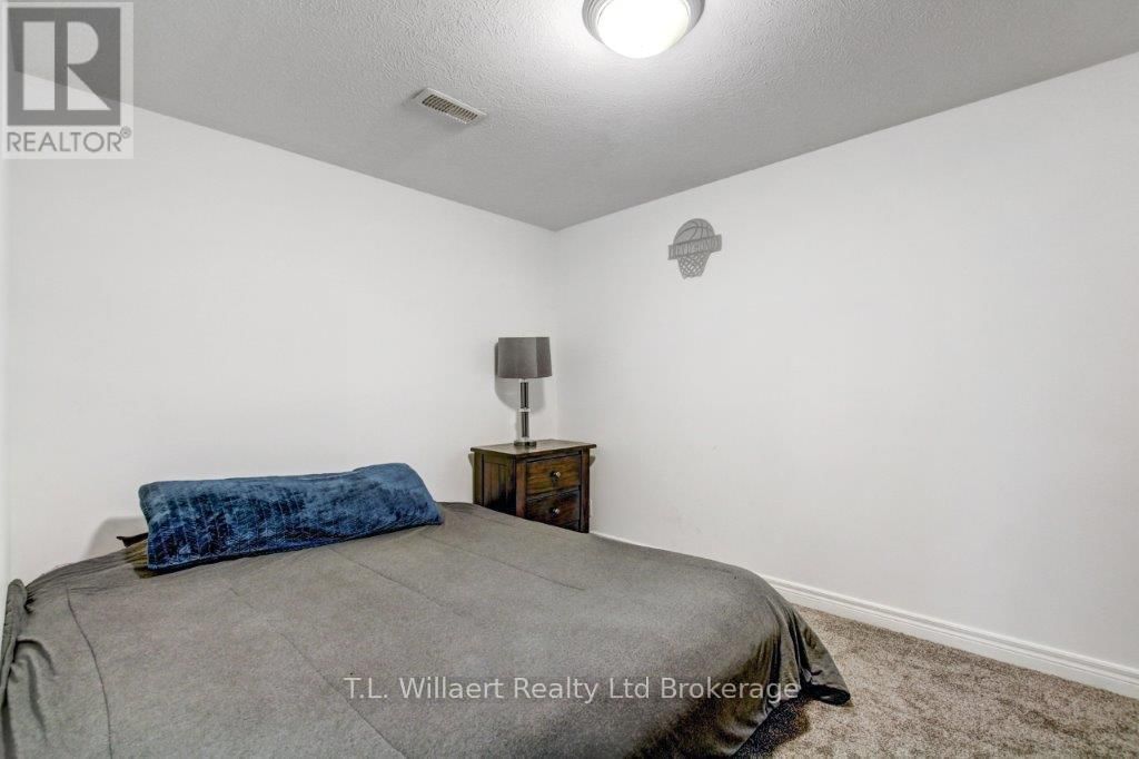 21 CHARLTON STREET Image 26