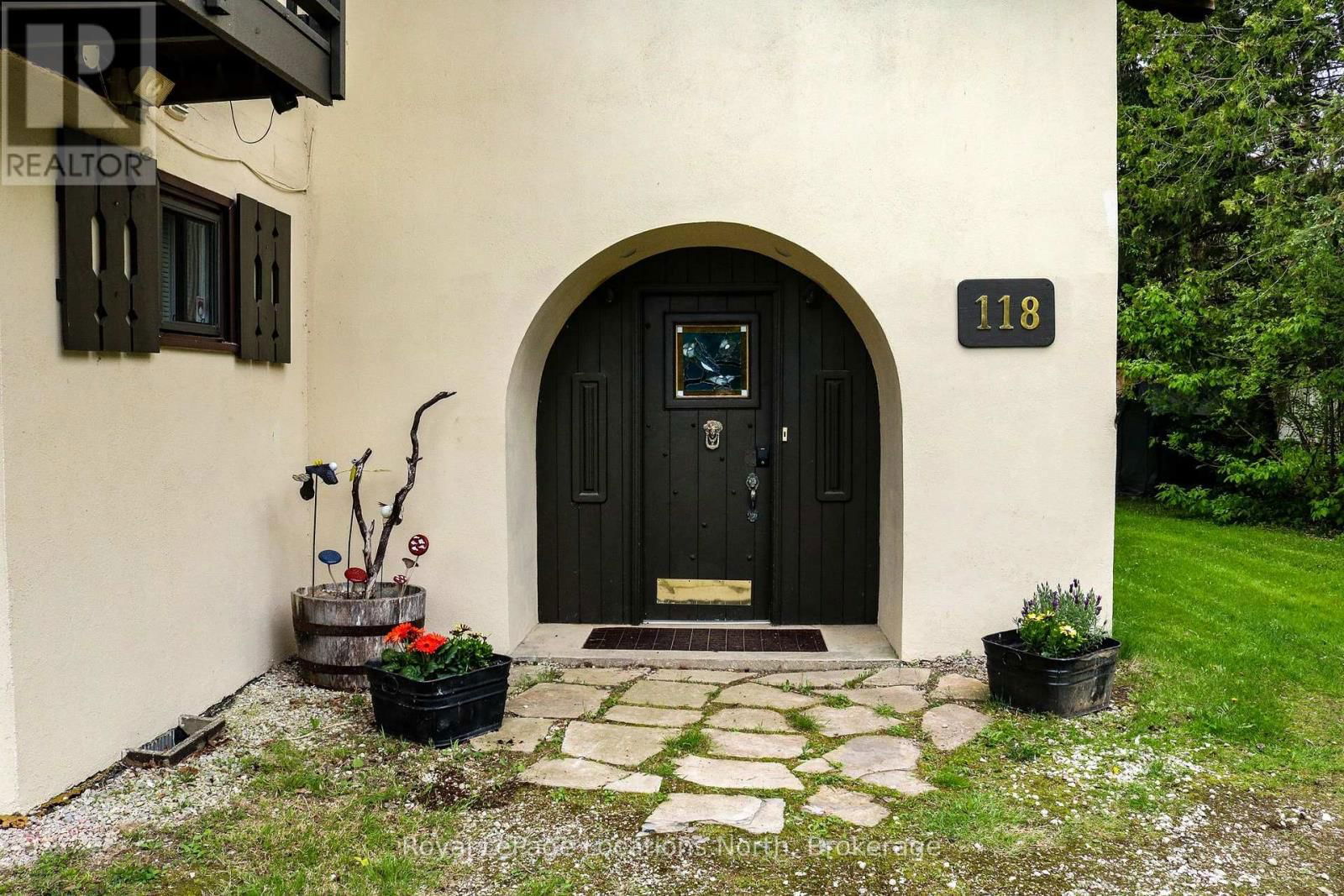 118 CAMPBELL CRESCENT Image 6