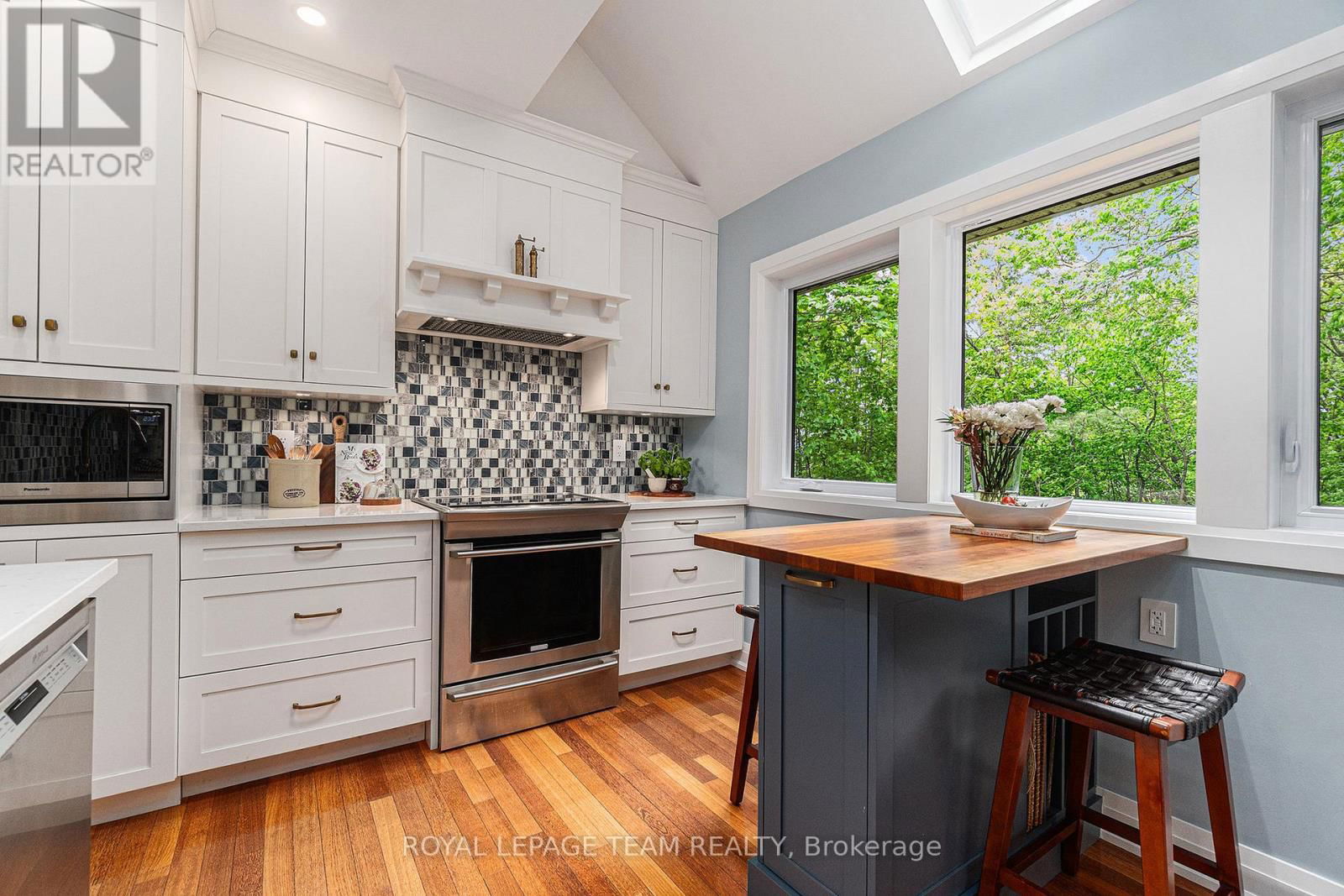 2259 FITZROY STREET Image 10