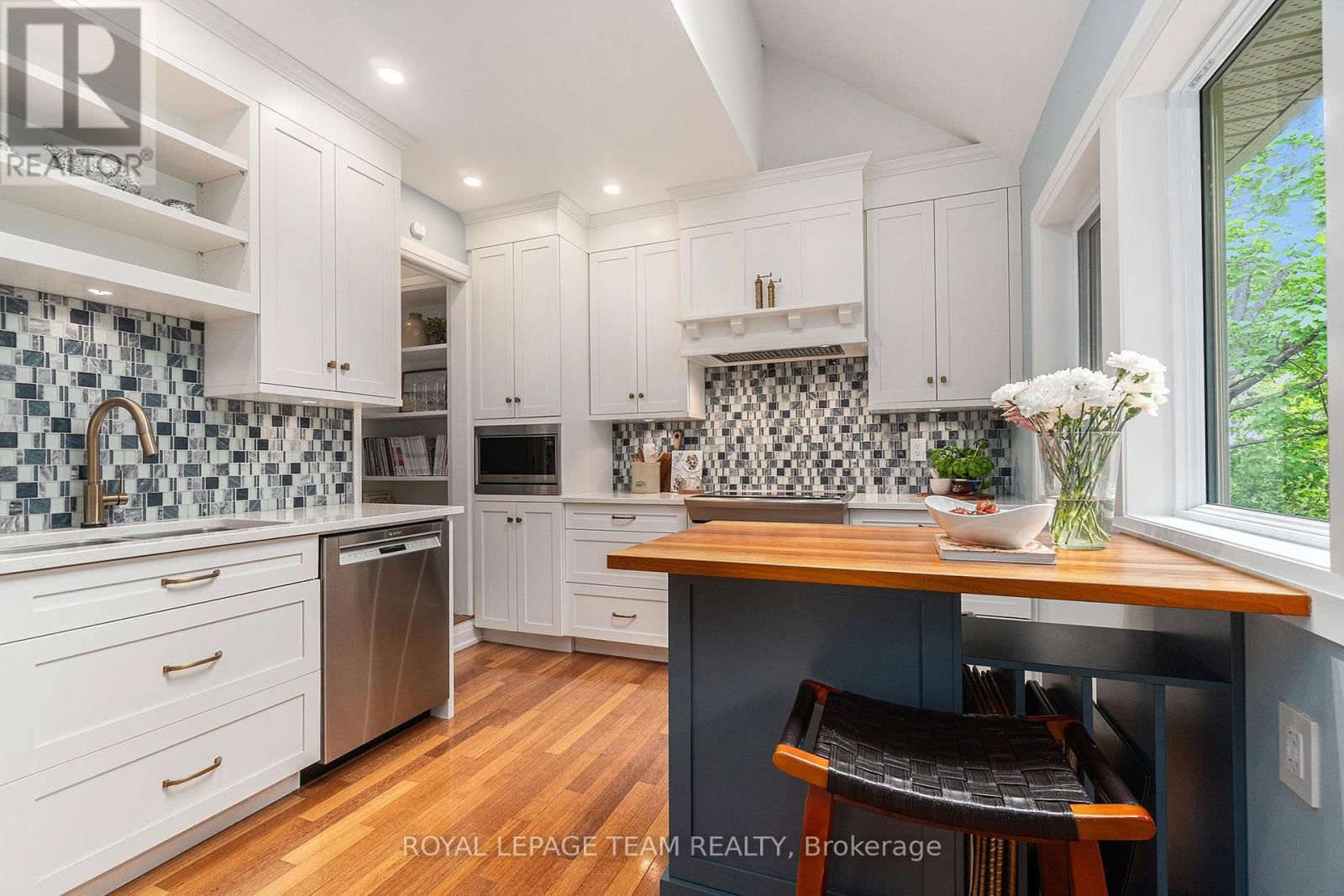2259 FITZROY STREET Image 11