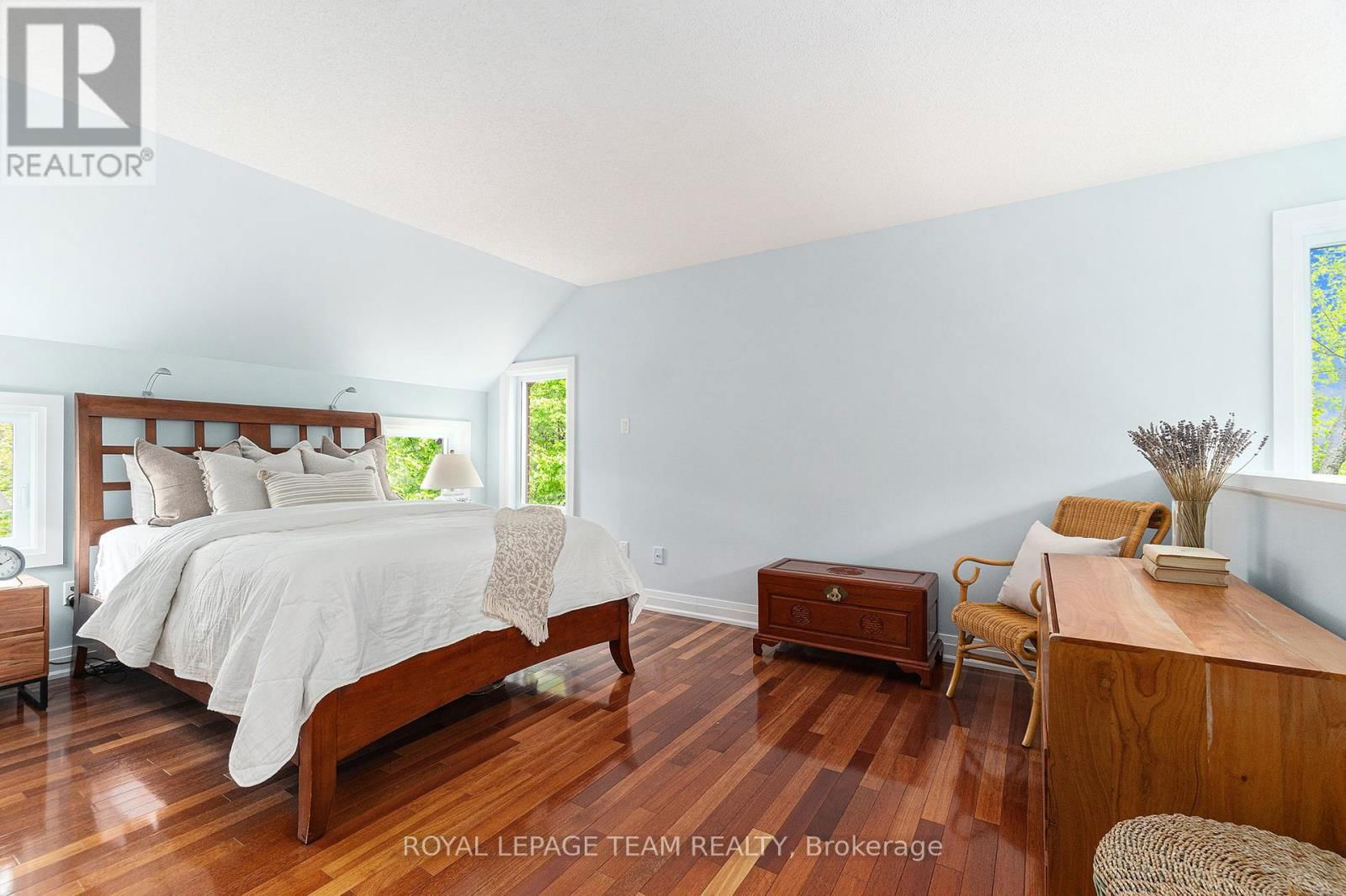 2259 FITZROY STREET Image 20