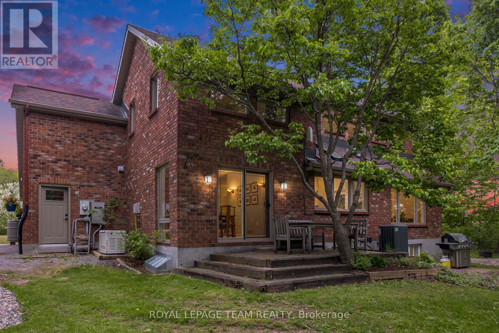 2259 FITZROY STREET Image 28