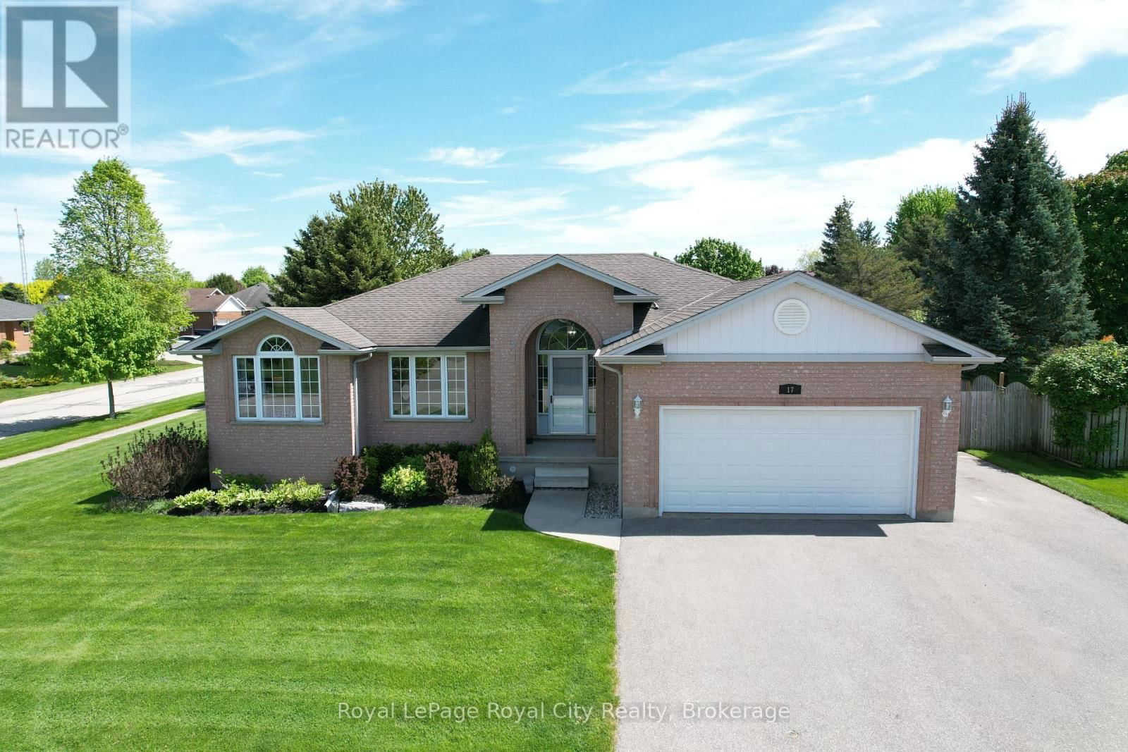 17 ST BONIFACE DRIVE Image 2
