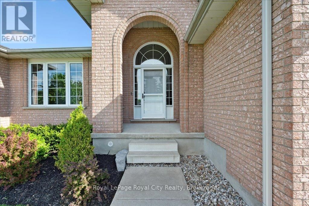 17 ST BONIFACE DRIVE Image 4