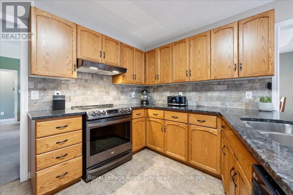 17 ST BONIFACE DRIVE Image 7