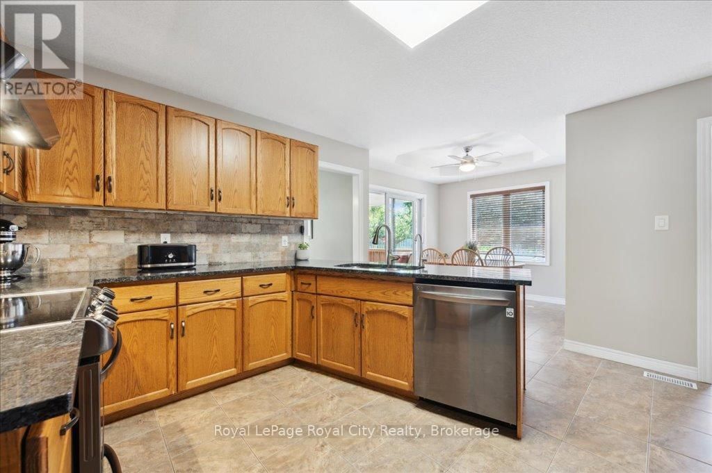 17 ST BONIFACE DRIVE Image 8