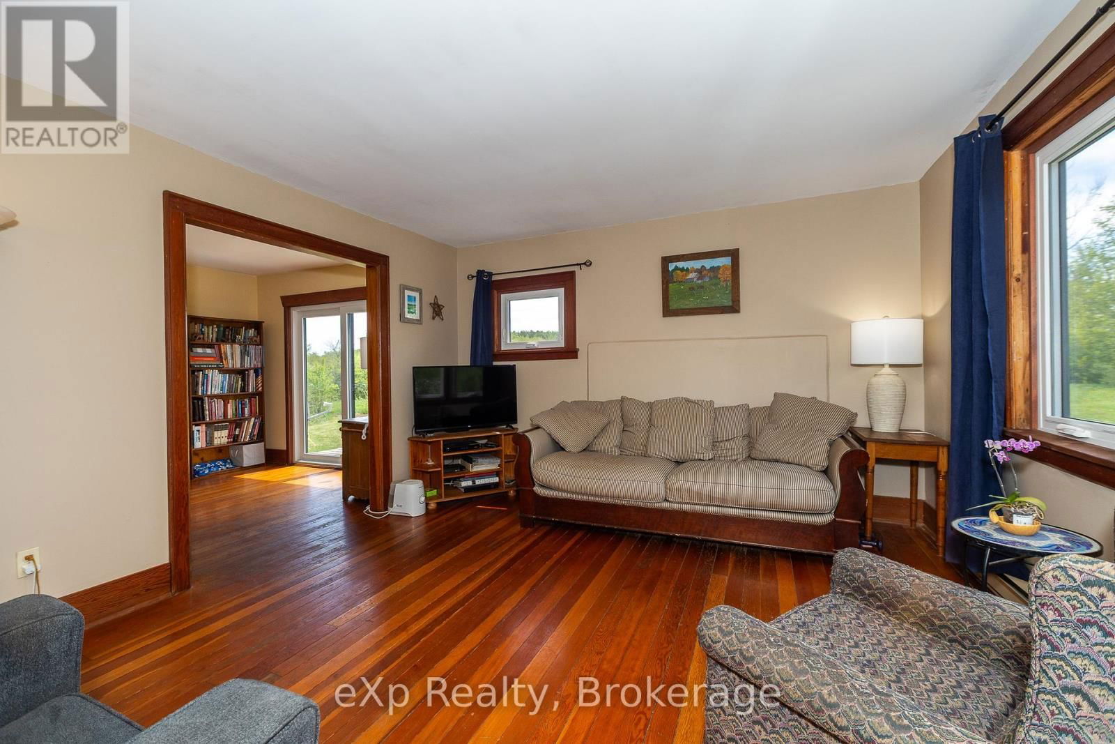58111 12TH LINE Image 9