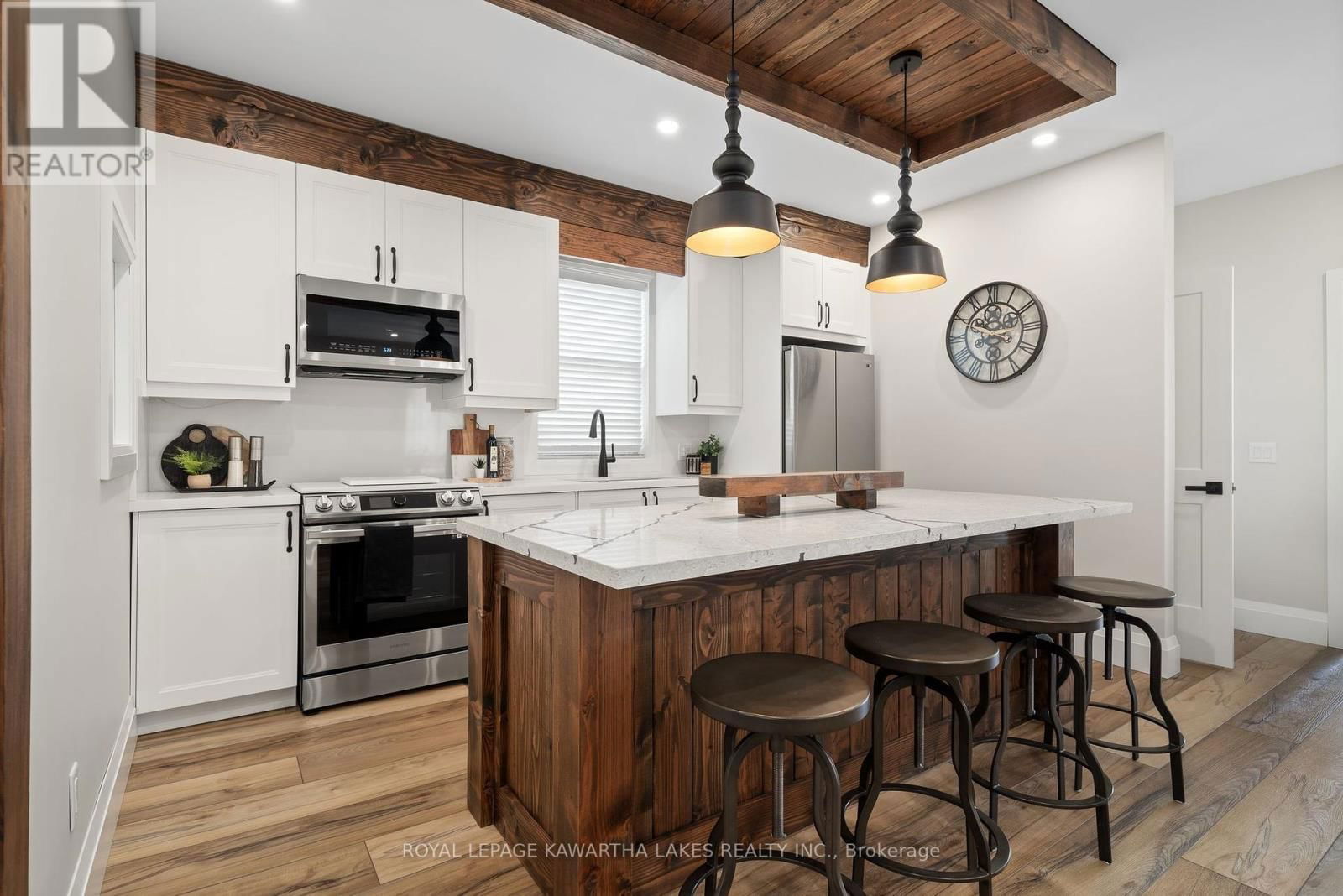 45 OAK STREET Image 15