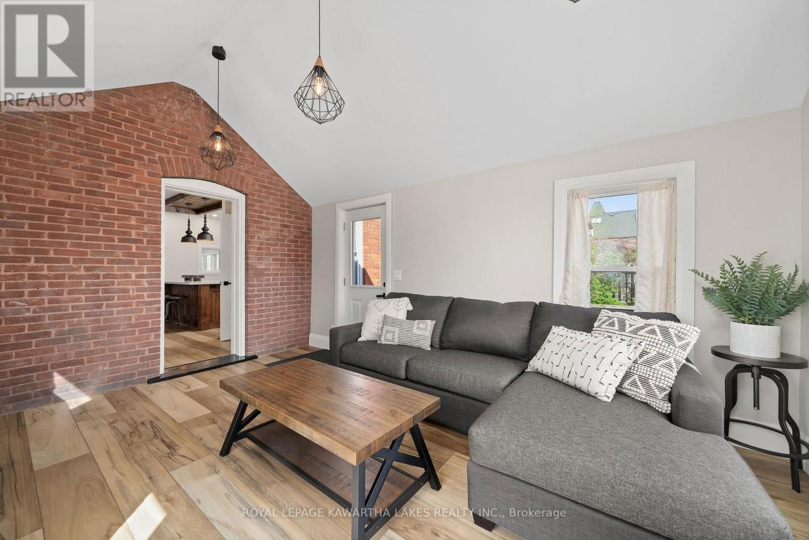 45 OAK STREET Image 17