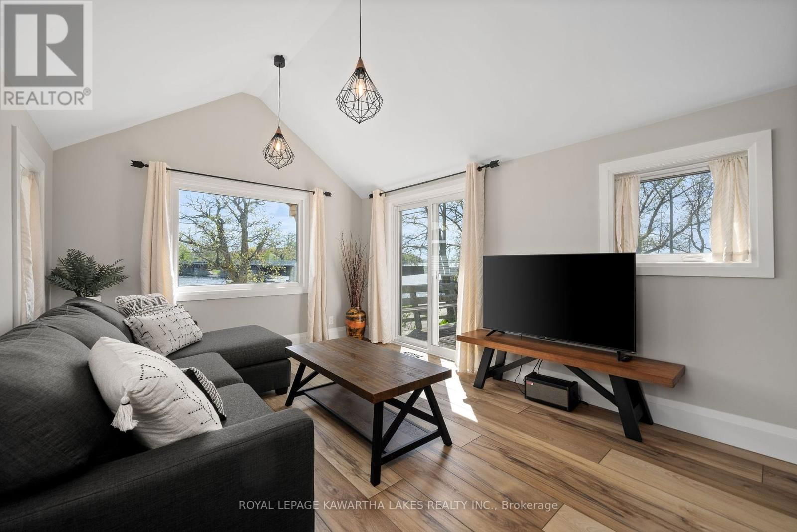 45 OAK STREET Image 18