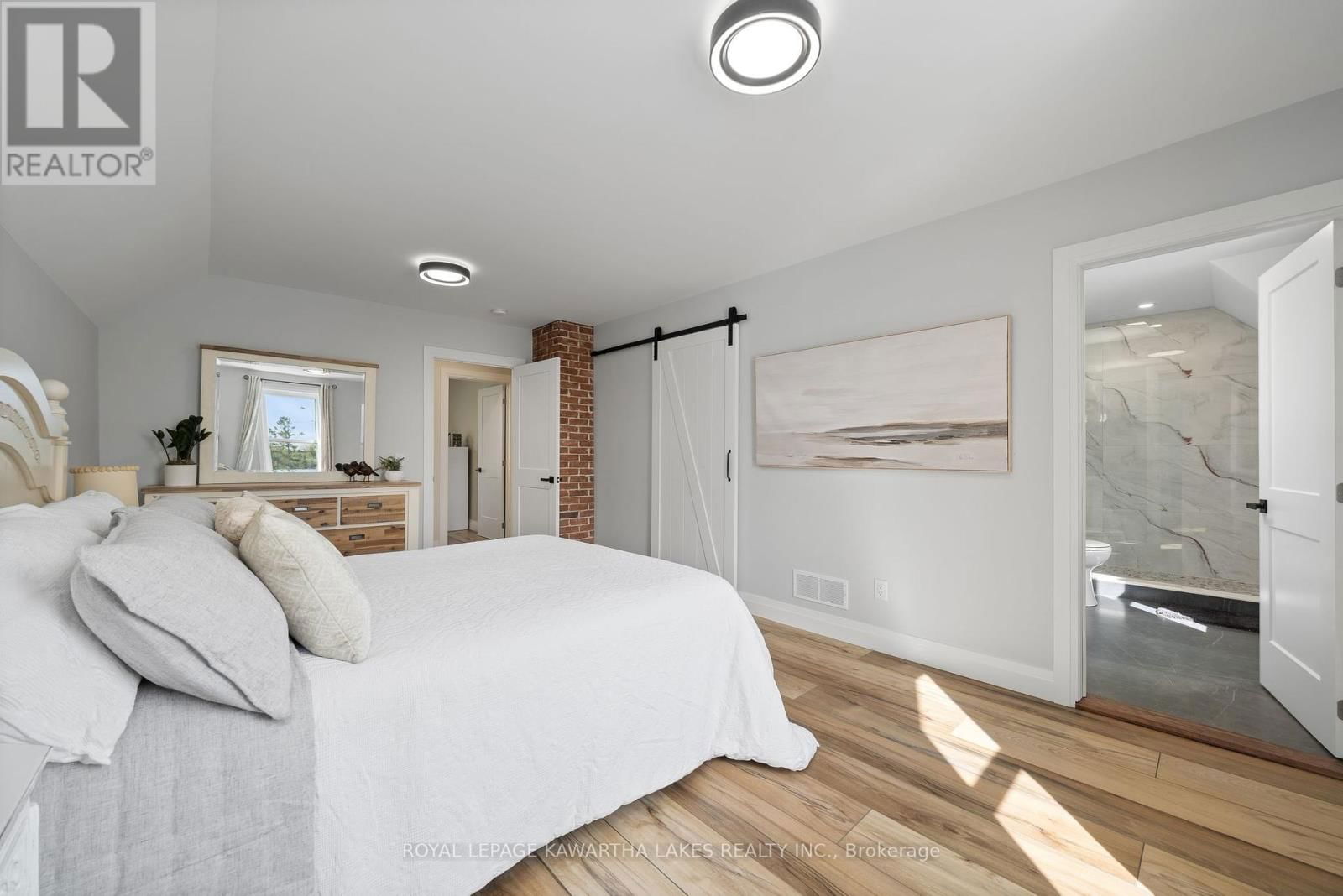 45 OAK STREET Image 20