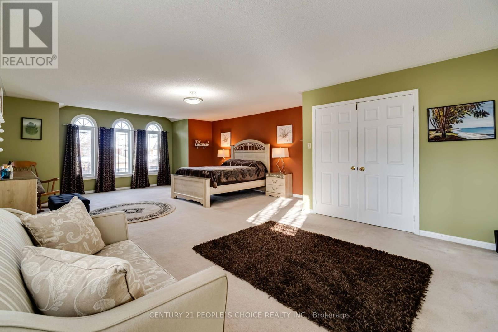 52 CANNING CRESCENT Image 18