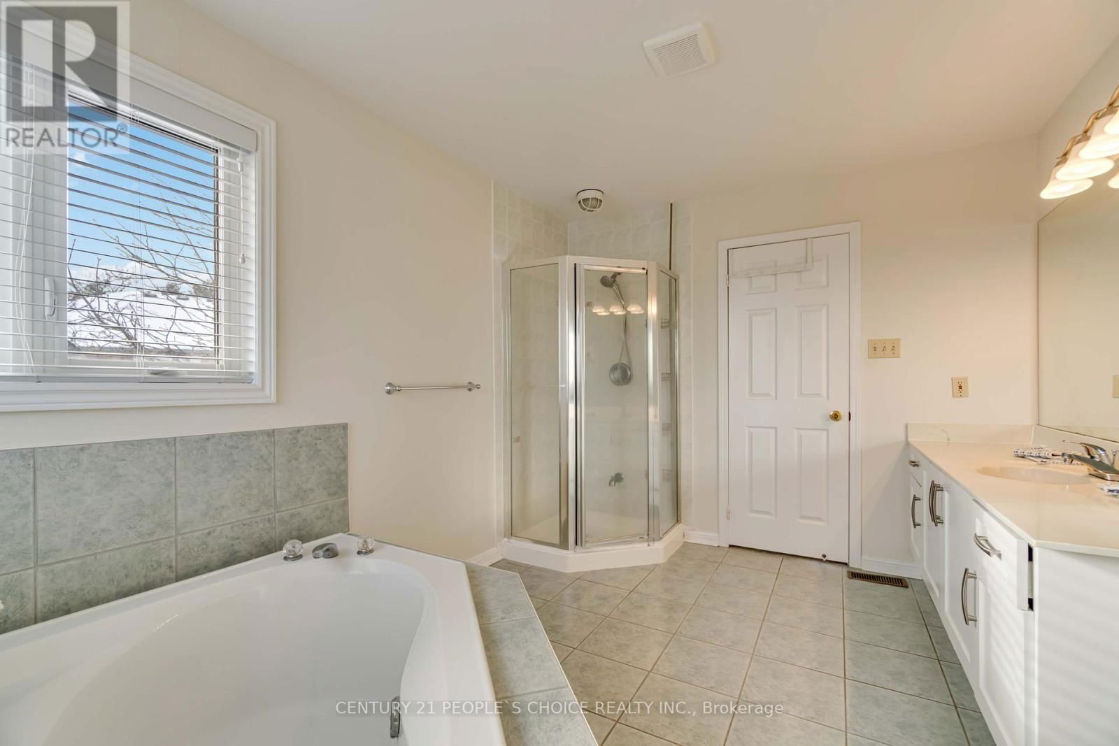 52 CANNING CRESCENT Image 20