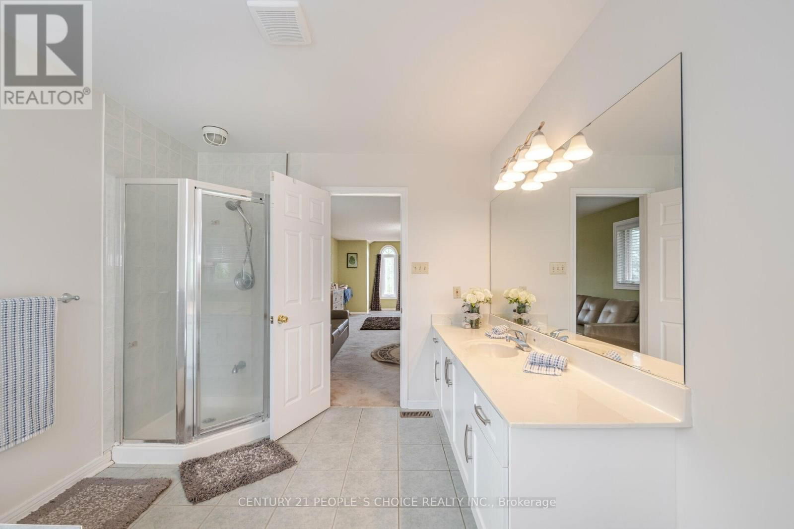 52 CANNING CRESCENT Image 21