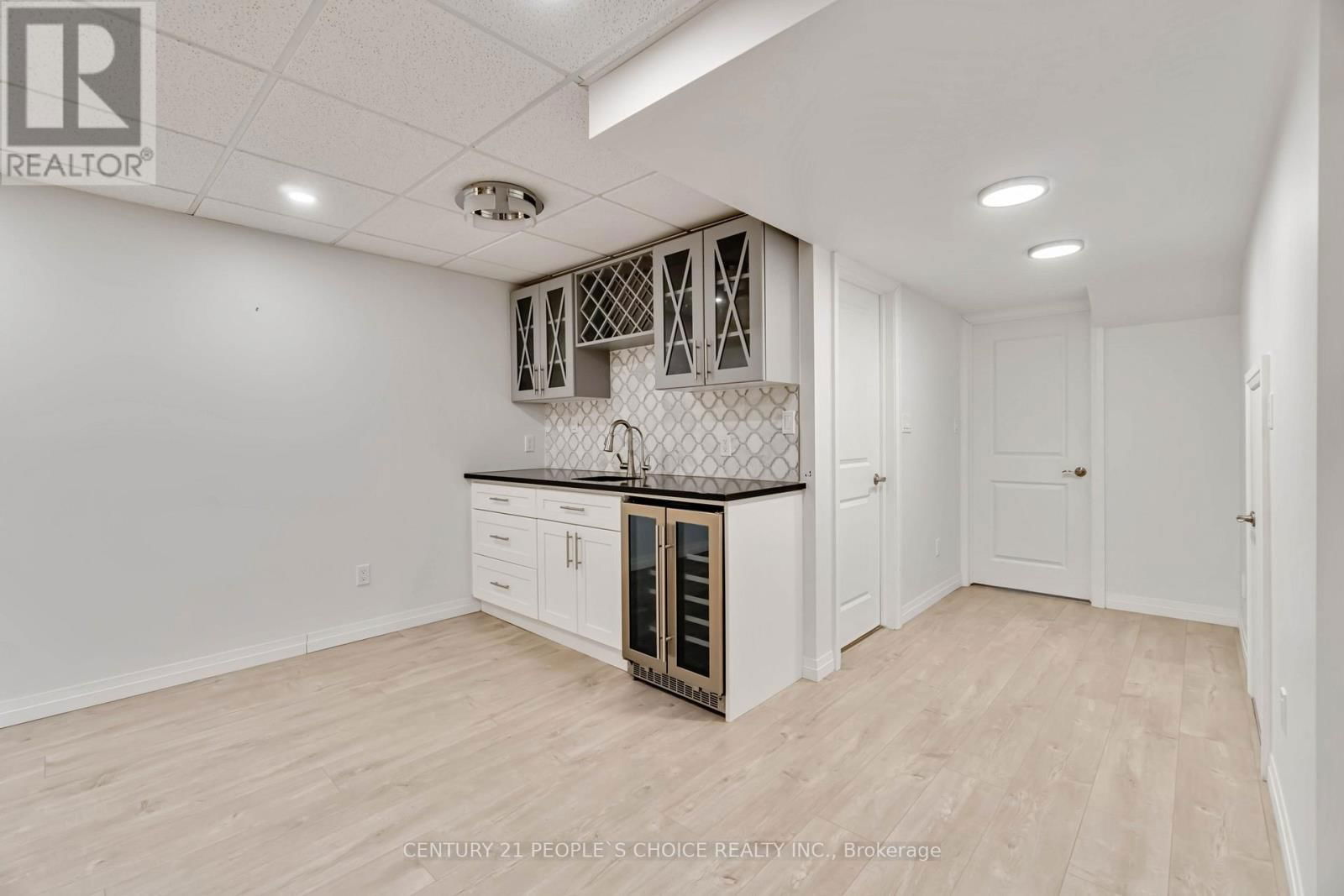 52 CANNING CRESCENT Image 31