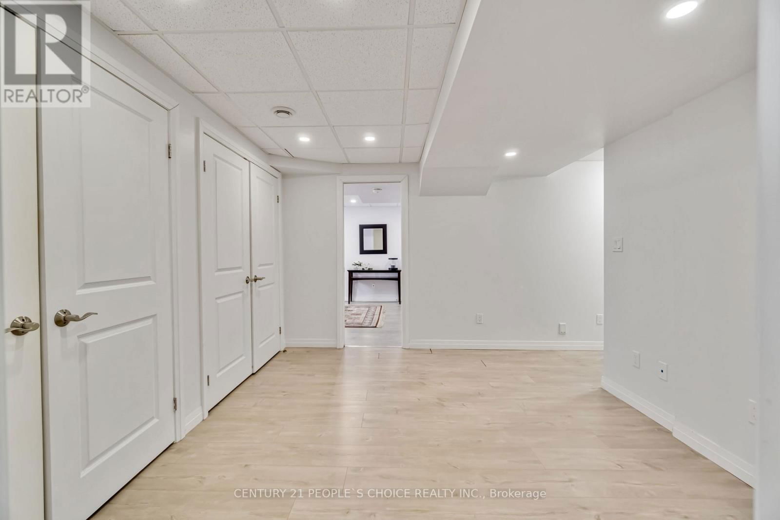 52 CANNING CRESCENT Image 32