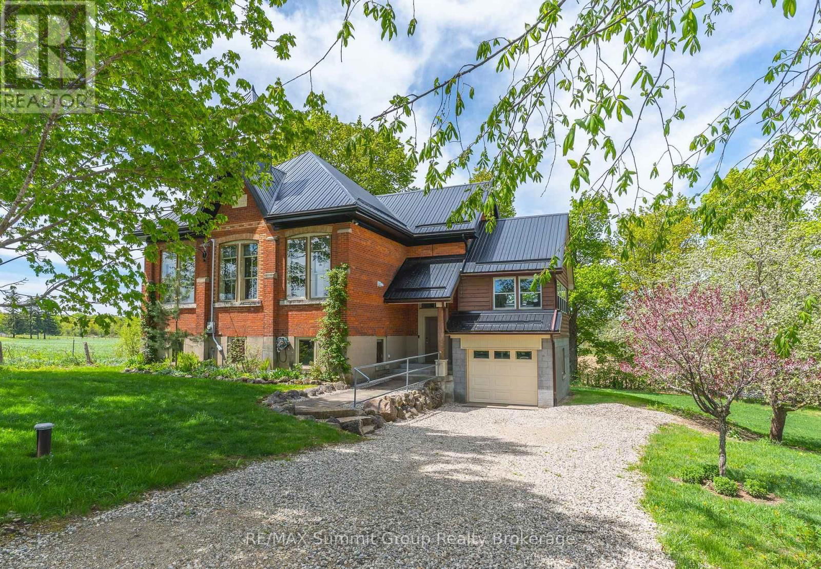 136630 GREY ROAD 12 Image 1