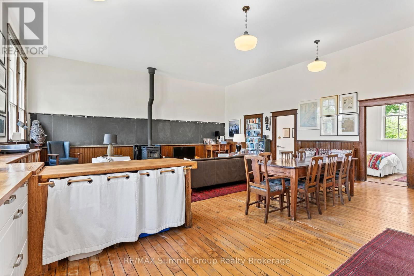 136630 GREY ROAD 12 Image 9
