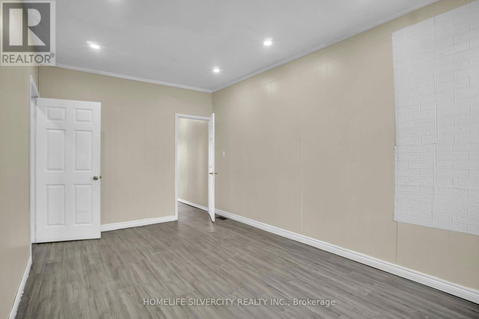 5 PINE STREET SOUTH Image 13