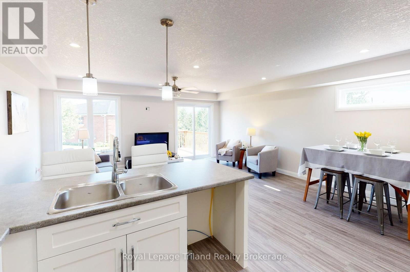 Unit A - 137 WIMPOLE STREET Image 5