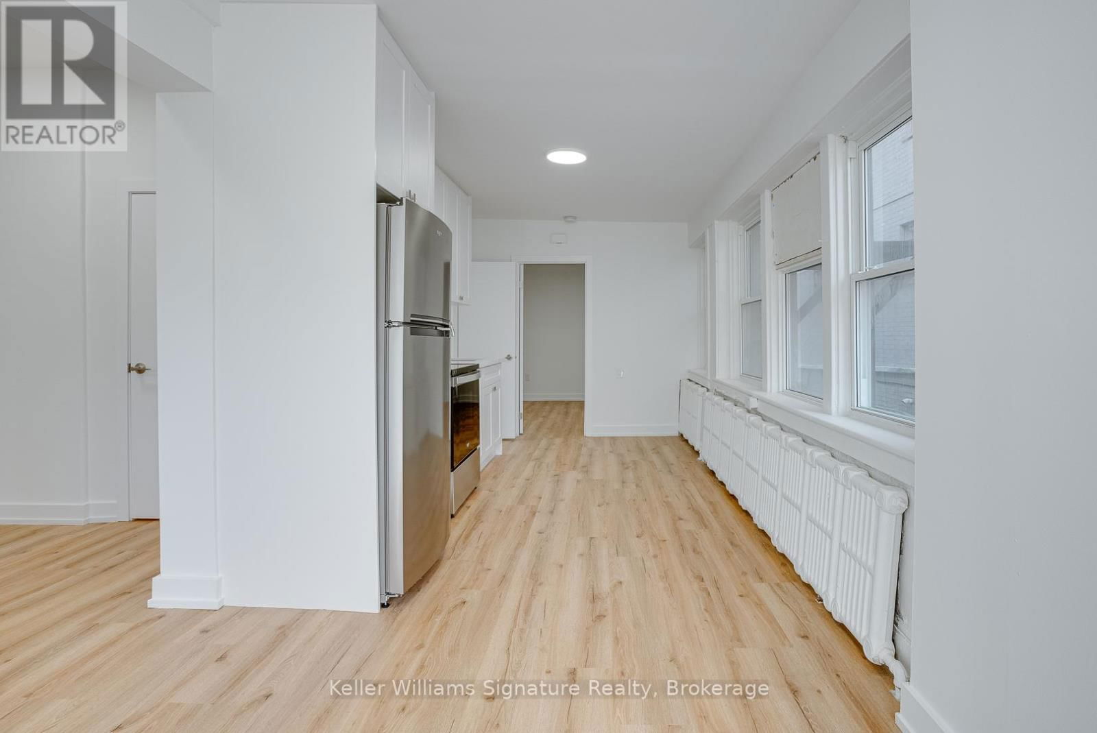 6 - 200 KING STREET Image 4