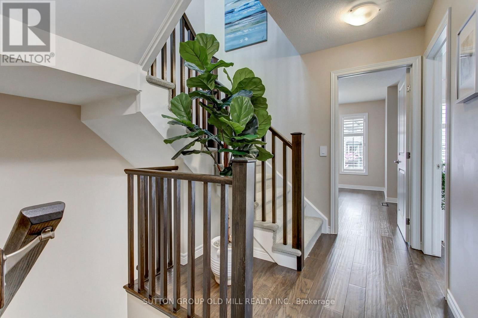 53 SOUTHSHORE CRESCENT Image 17