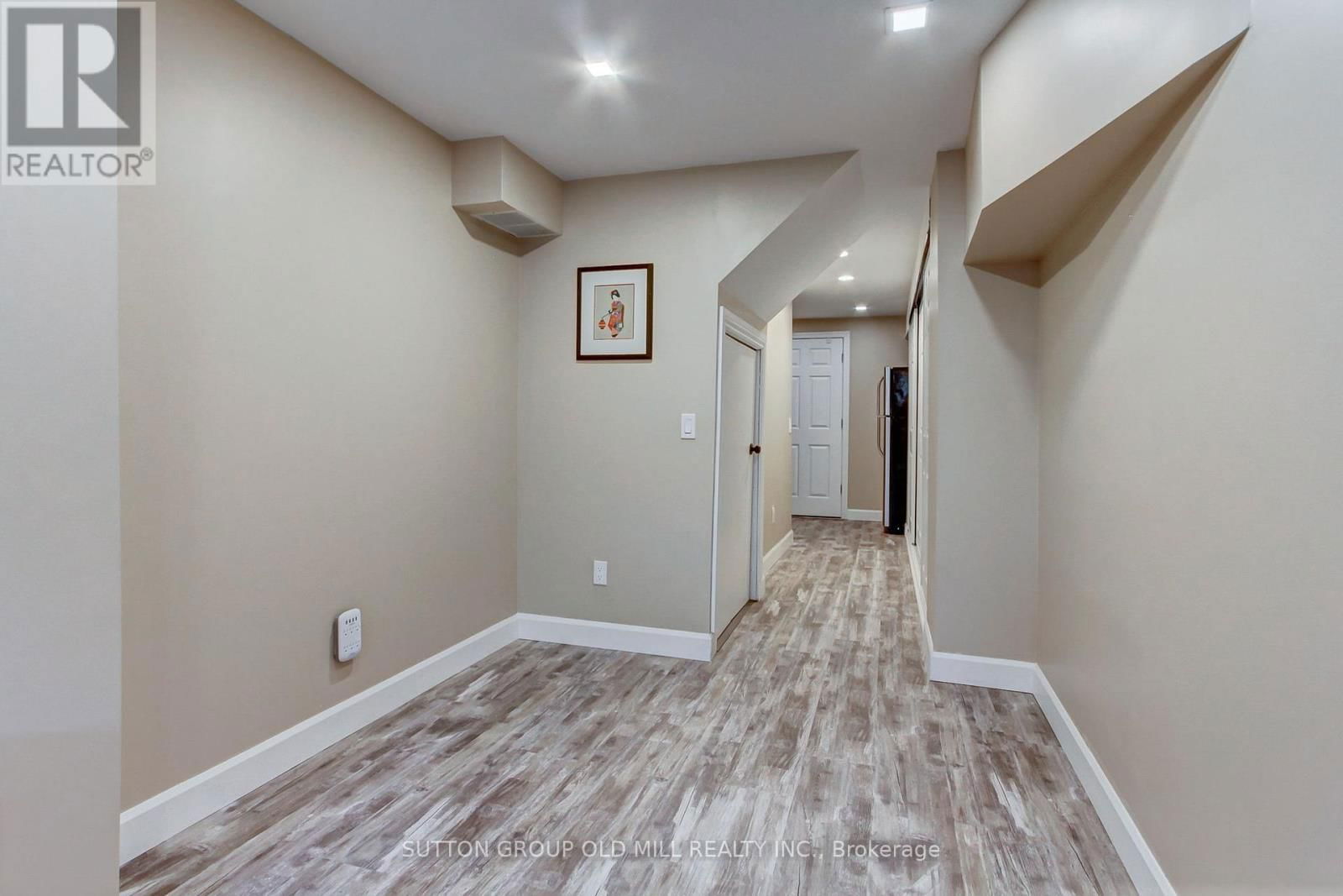 53 SOUTHSHORE CRESCENT Image 33
