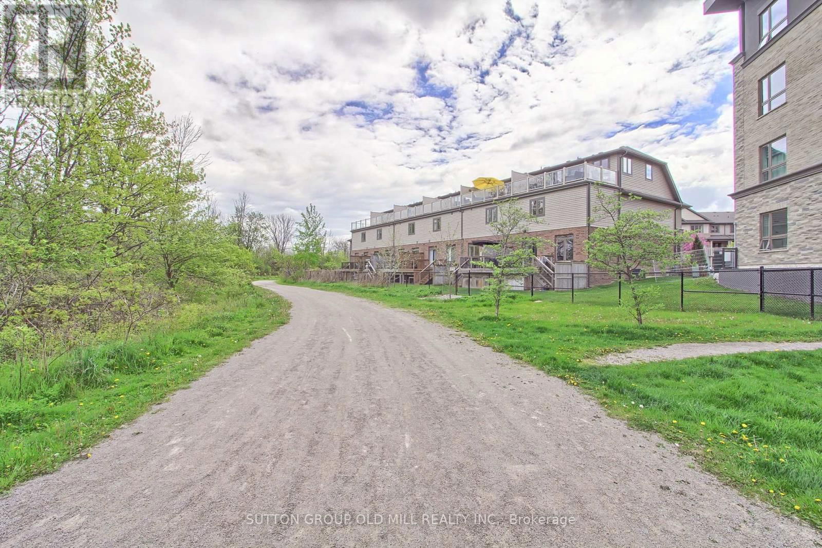 53 SOUTHSHORE CRESCENT Image 41